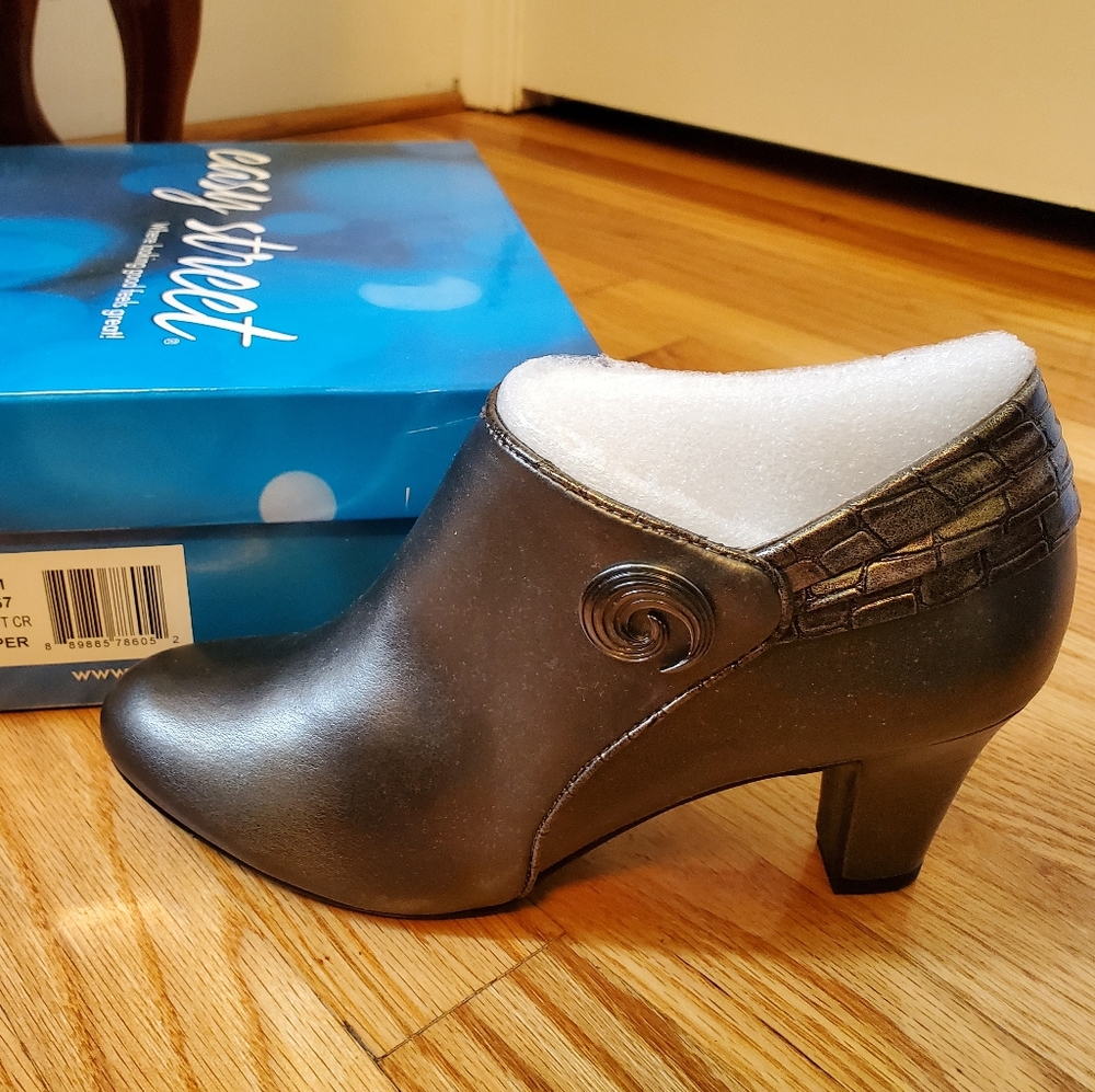 Easy Street Ankle Heels